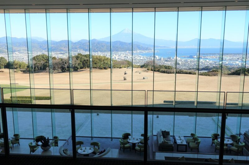 日本平ホテル　ロビーから見た富士山